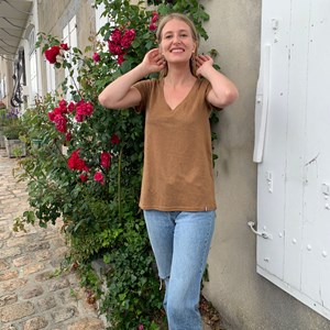 T-shirt en lin bio sépia col V femme fabriqué en Normandie