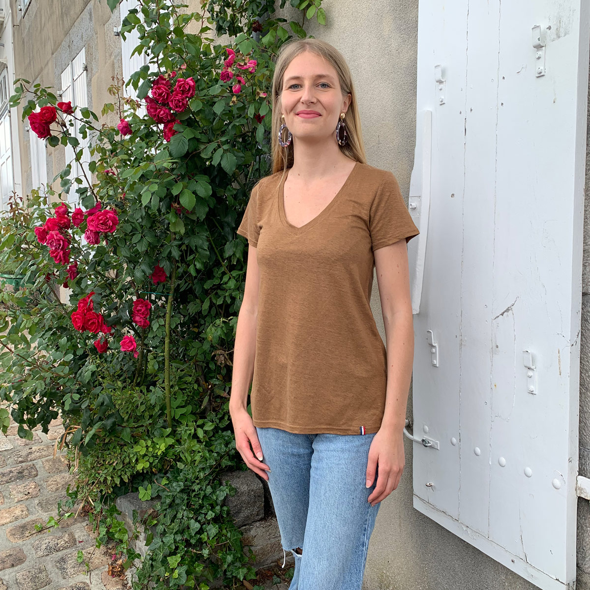 T-shirt en lin bio sépia col V femme fabriqué en Normandie 4
