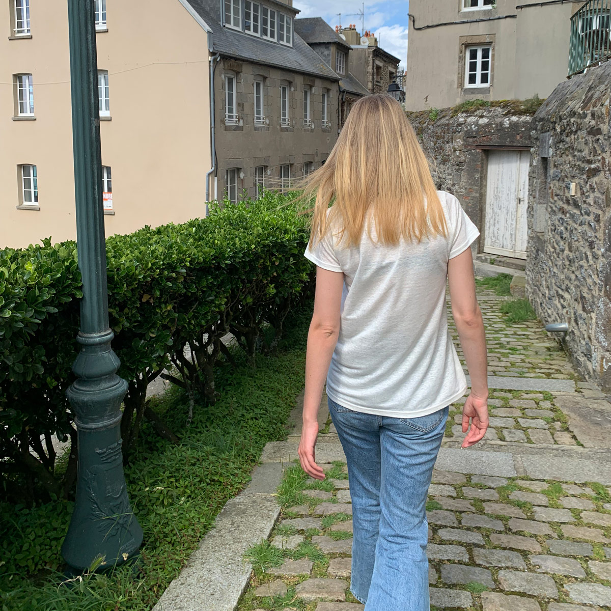 T-shirt en lin bio écru col V femme fabriqué en Normandie 3