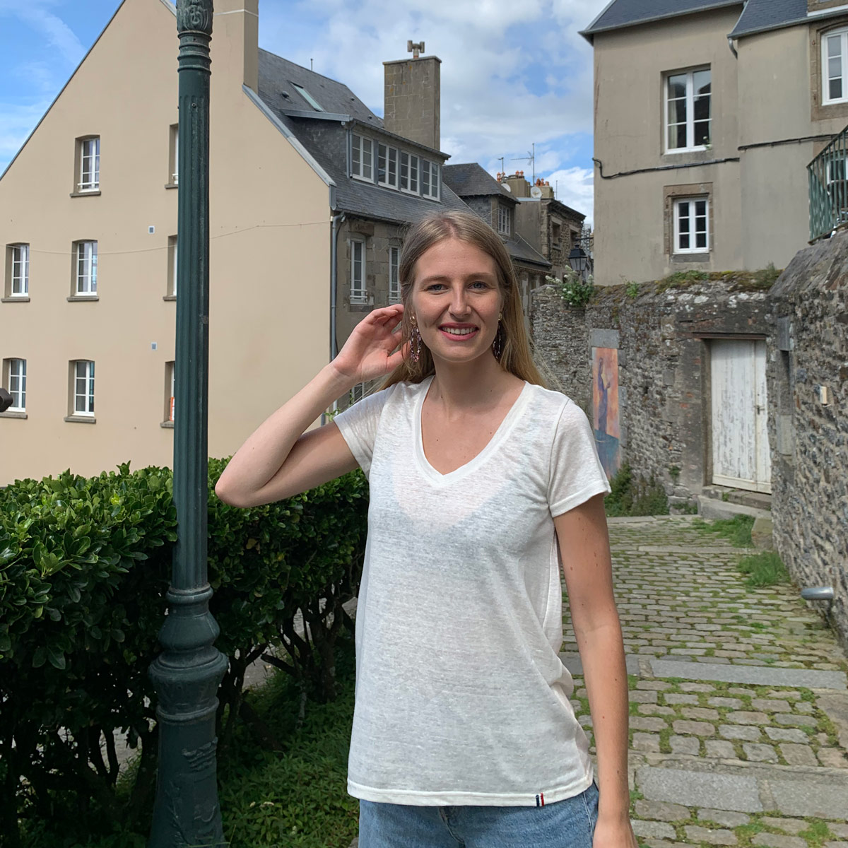 T-shirt en lin bio écru col V femme fabriqué en Normandie 2