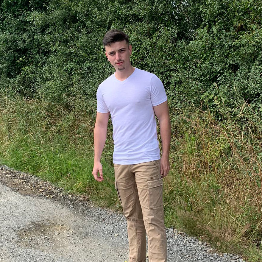 T-shirt en lin bio col V homme fabriqué en Normandie - Blanc ou Bleu marine 4