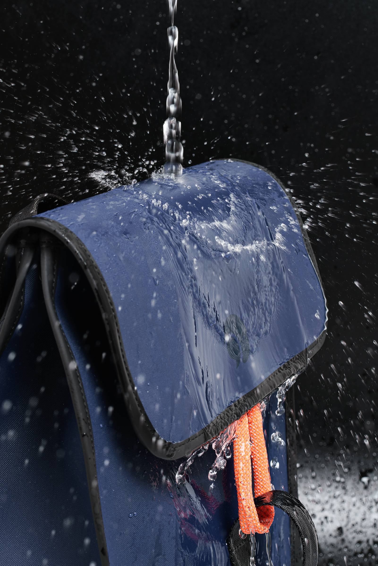 Sac à dos upcyclé rouge GRAVELOT mini 4