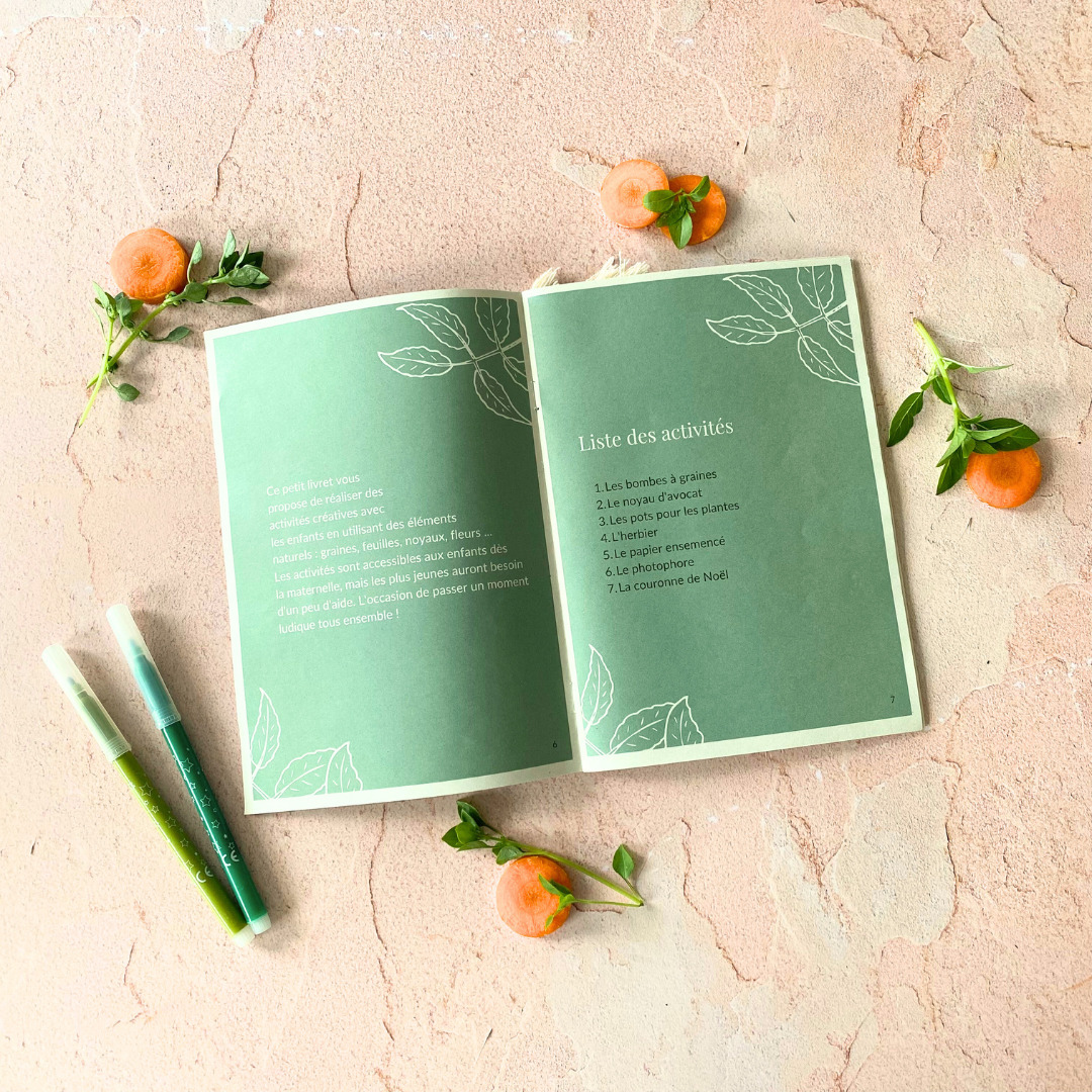 feuillet ouvert les petits curieux