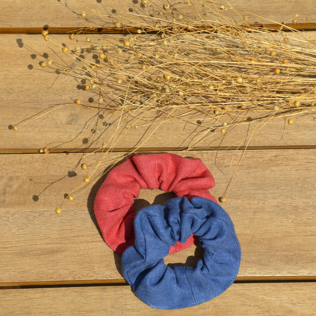 Duo de chouchous rouge et bleu avec bouquet de lin