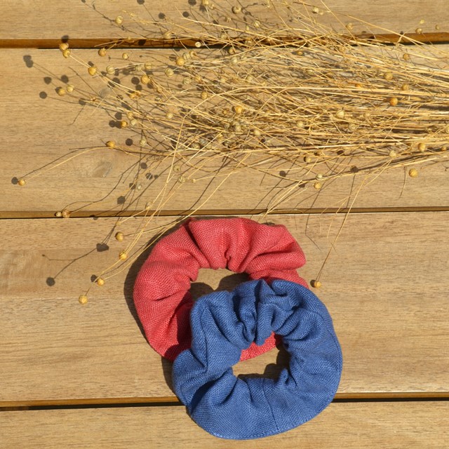 Duo de chouchous rouge et bleu avec bouquet de lin