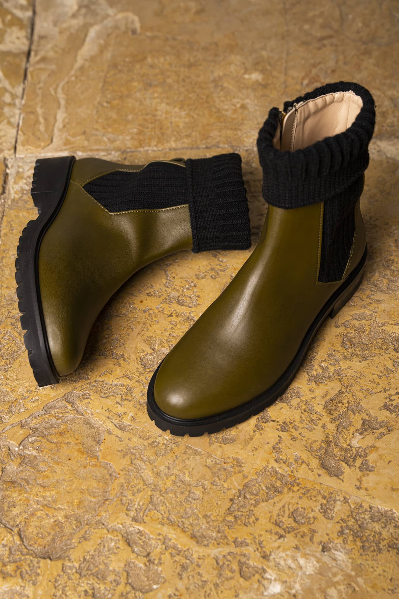 bottines kaki vegan avec un talon de 3,5 cm