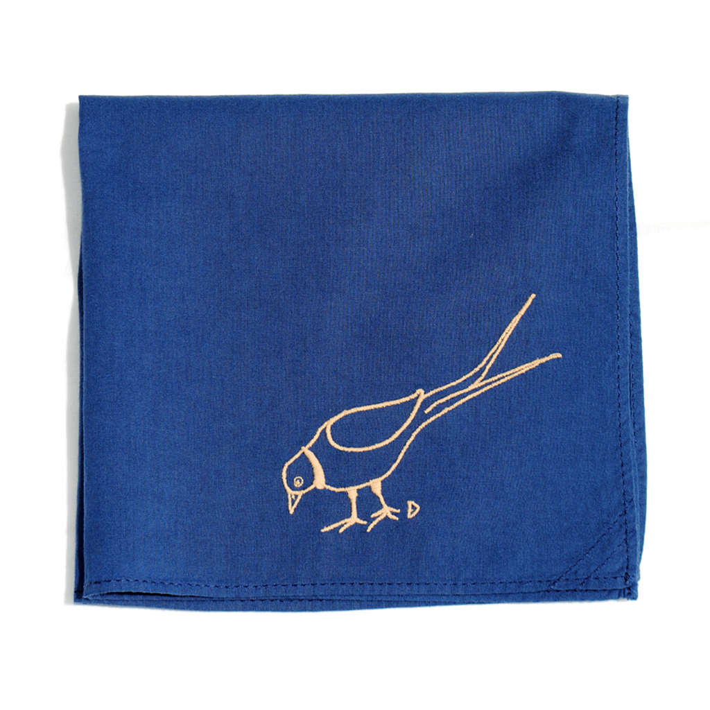 Mouchoir Demay manufacture, en coton bio, fabriqué en France. Bleu mer brodé oiseau.