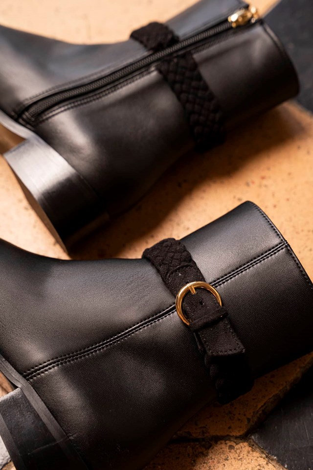 bottines noires avec un détail tressé et un talon de 4,5 cm