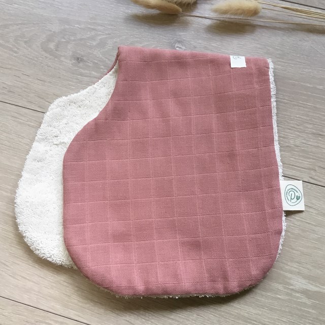 Bavoir d'épaule en coton bio certifié GOTS Pitigaïa terra-cotta