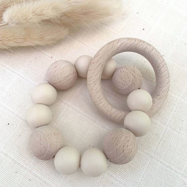 Hochet de dentition en silicone et bois de hêtre Pitigaïa écru
