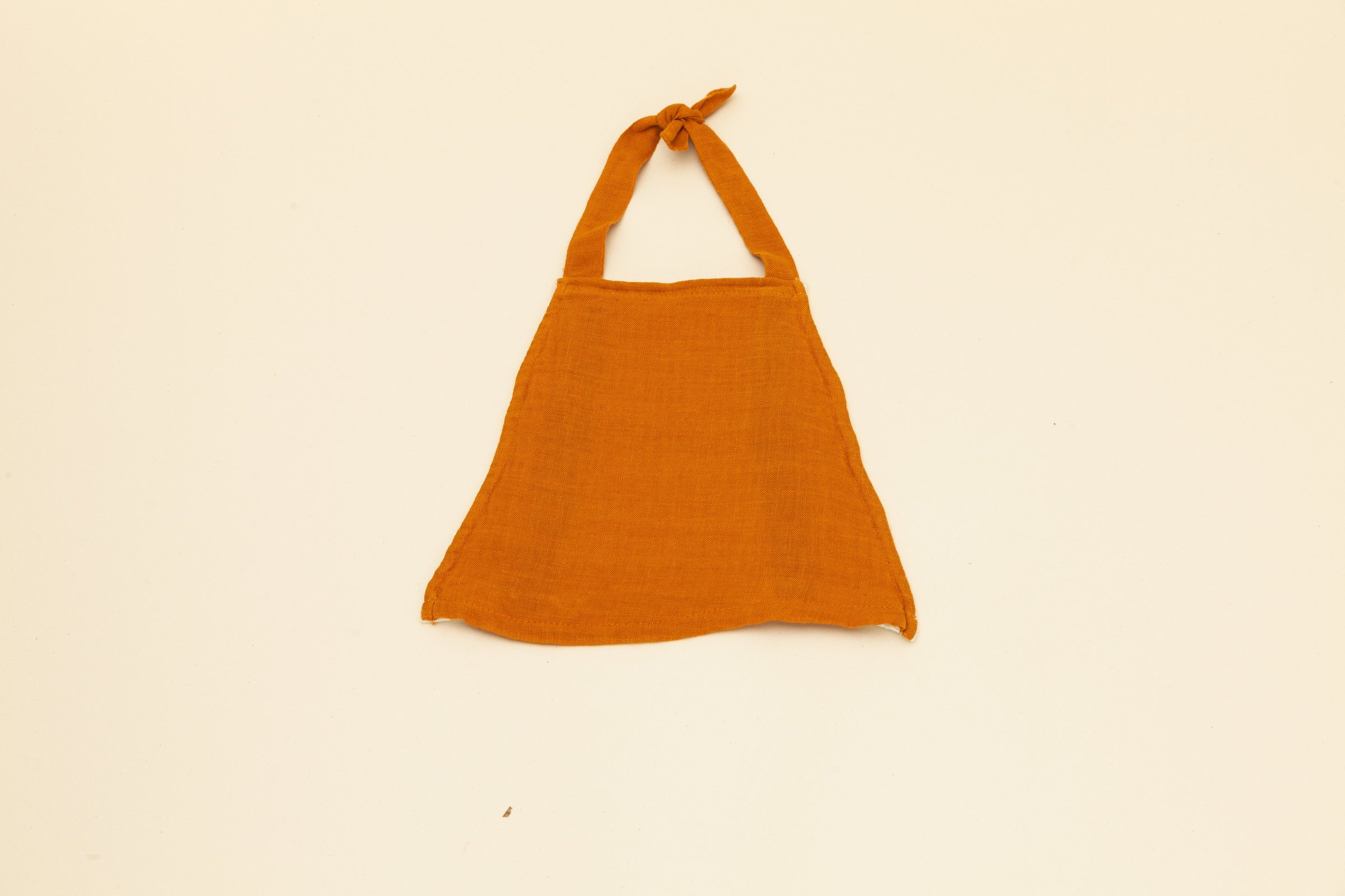 trois essuie-tout réutilisables ocre face lin 100% naturel. Très pratique avec sa forme trapèze