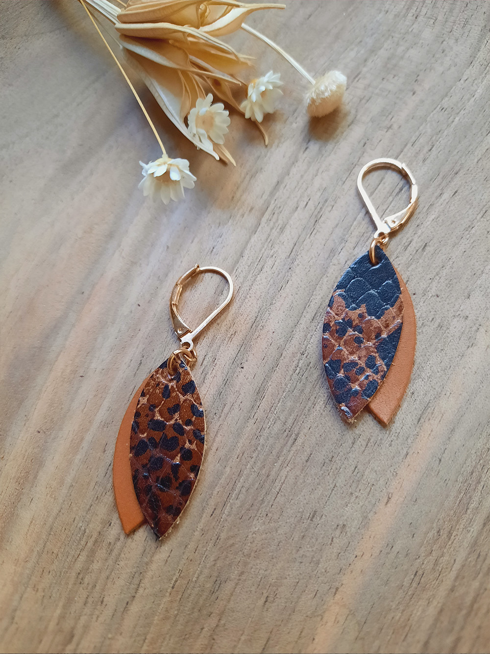 Boucles d'oreilles en cuir MINI-PETALE Caramel 3