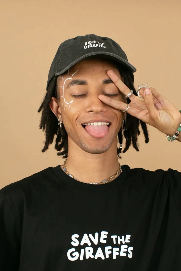 Casquette délavée "Save the giraffes" 4