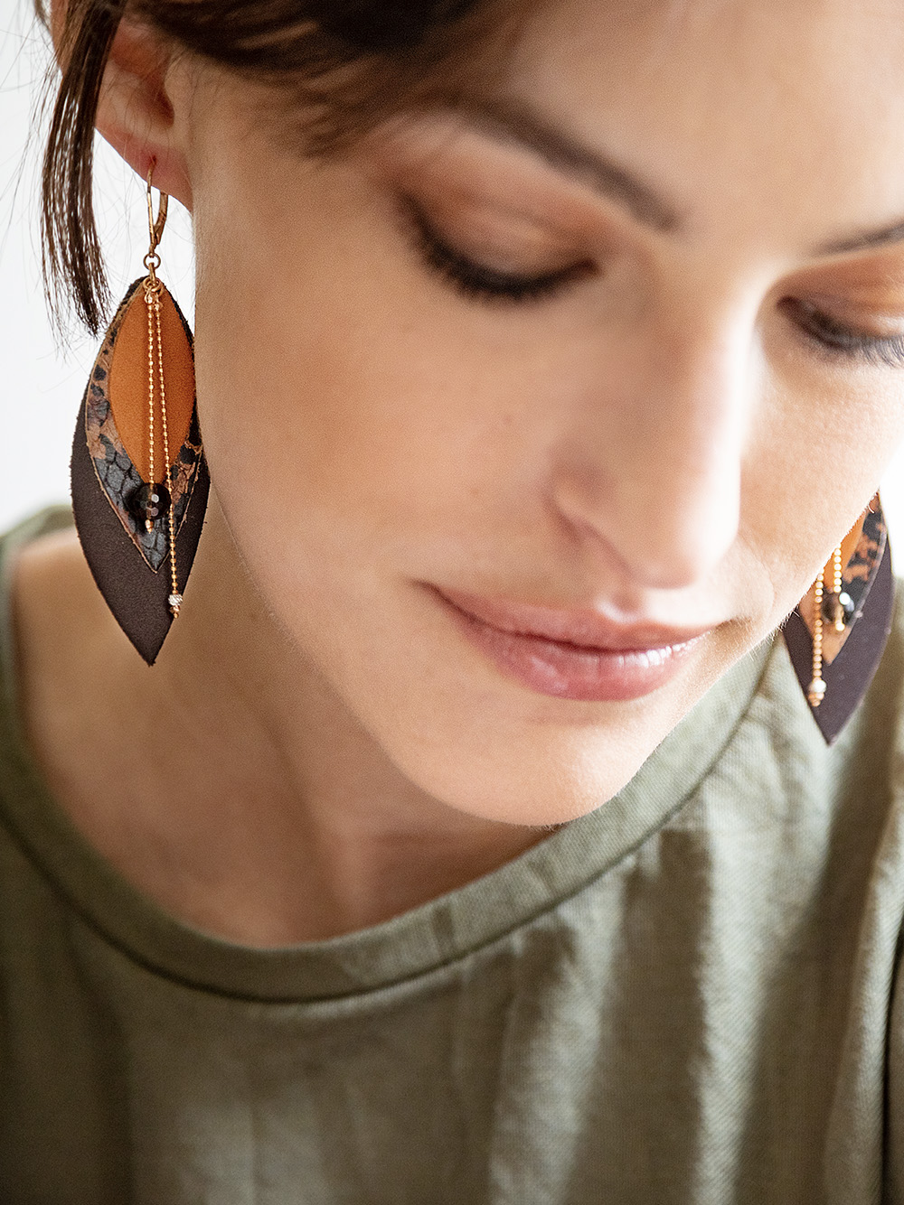 Boucles d'oreilles POP Caramel en cuir et pierres fines 6