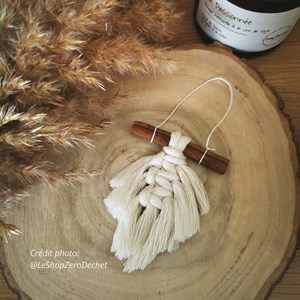 Ornement Suspension macramé plume Cannelle, Fabriquée en France