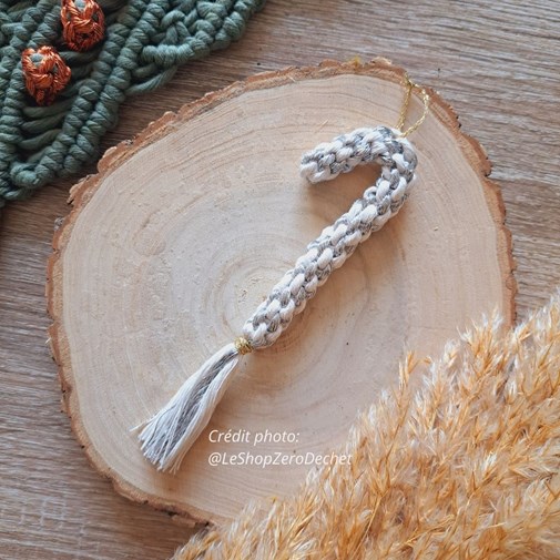 Ornement Candy, le sucre d’orge macramé Fait Main, en France - Couleur Argentée