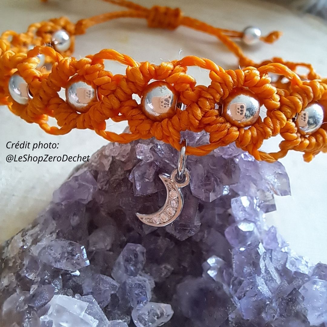 Bracelet en micro-macramé, fait main, en France - Caramel et Lune argentée 3