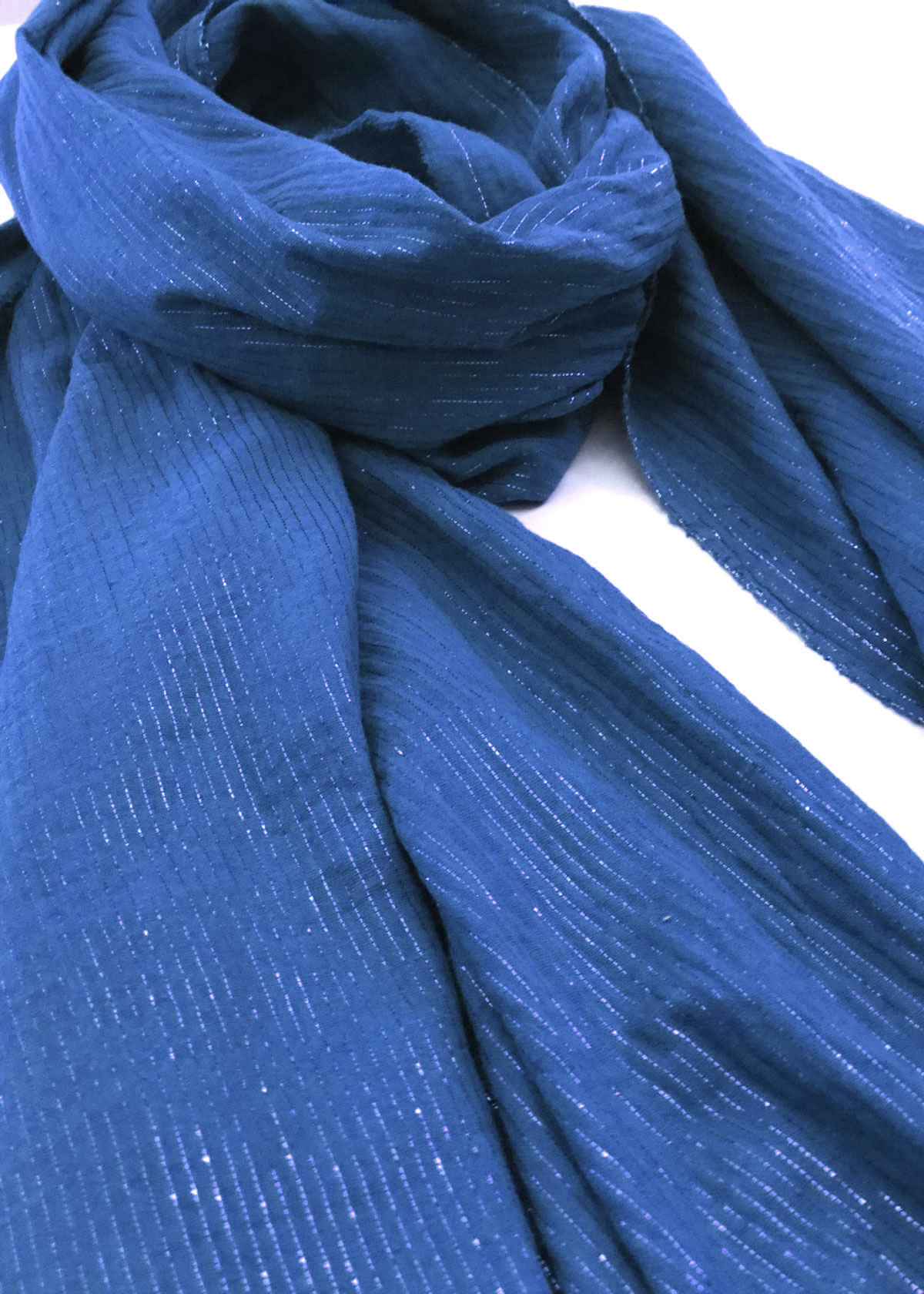 Chèche bleu à rayures irisées en coton certifié Oeko-Tex fabriqué en France