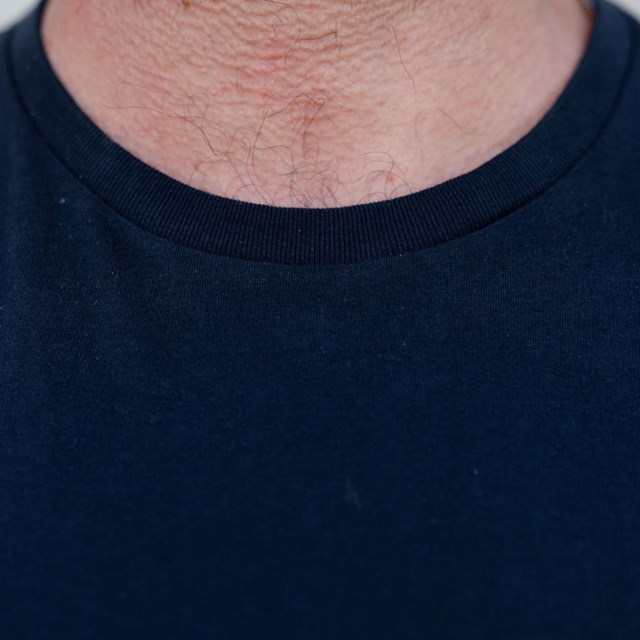 Le t-shirt français mixte bleu nuit | 100% coton bio 11