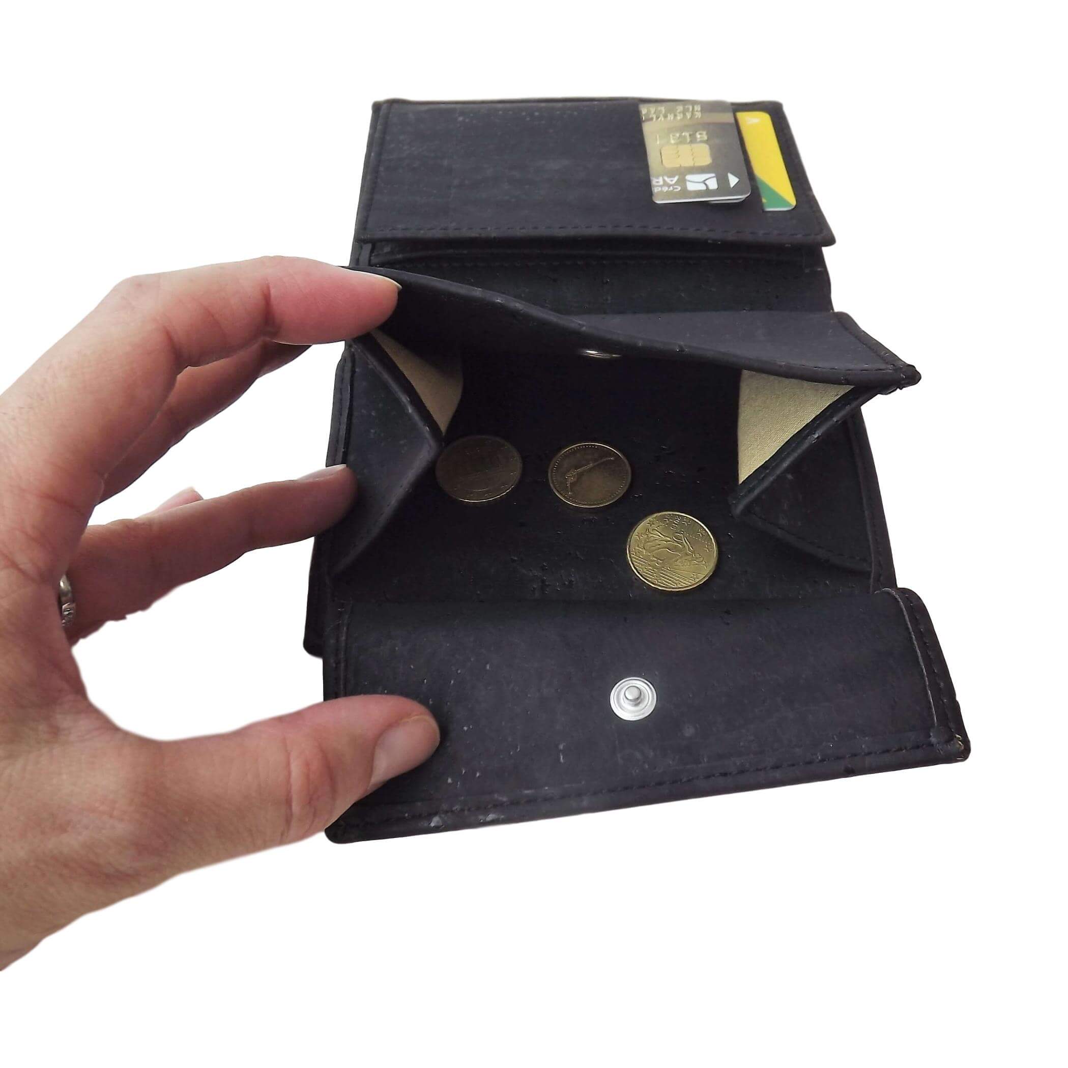 Portefeuille homme vegan en liège noir Sam, idée cadeau homme originale 20