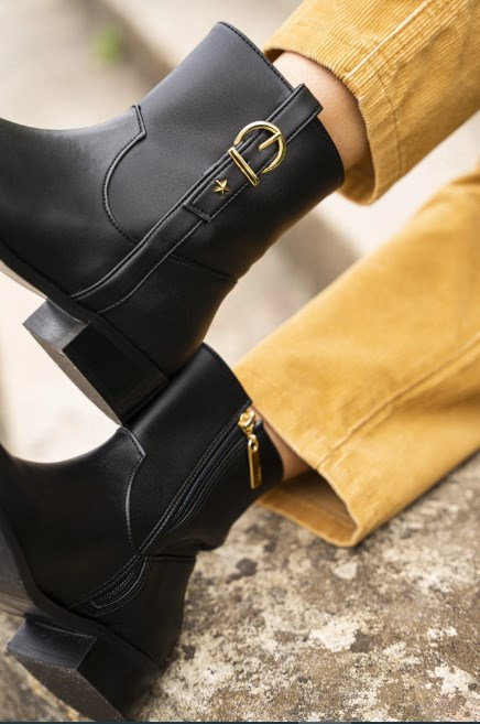 Bottines noir végan avec détails dorés sur le coté, zip intérieur, 3 cm de talon