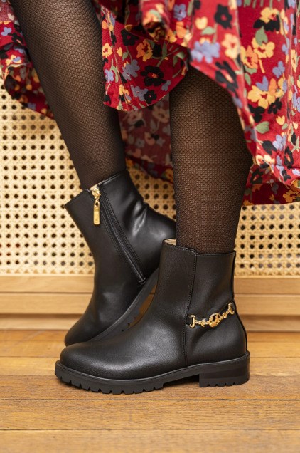 bottines noires végan avec chaine doré sur le coté, talon de 2,5 cm
