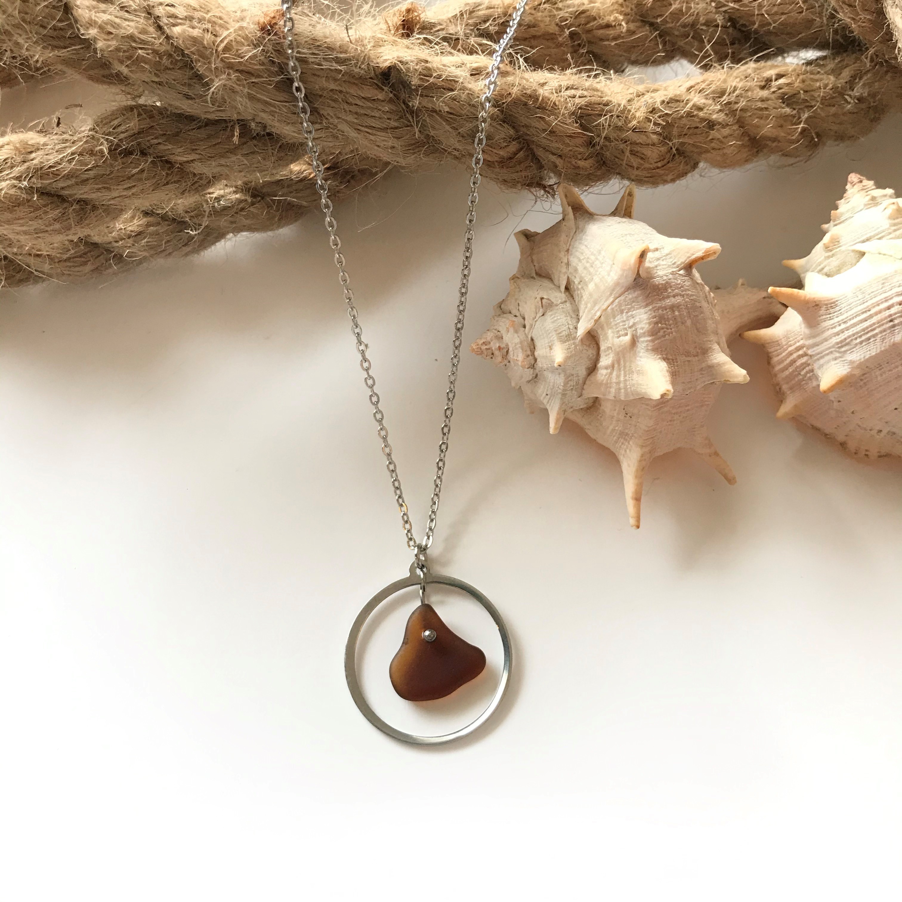 Collier ATOLL en verre de mer Ambre foncée 2