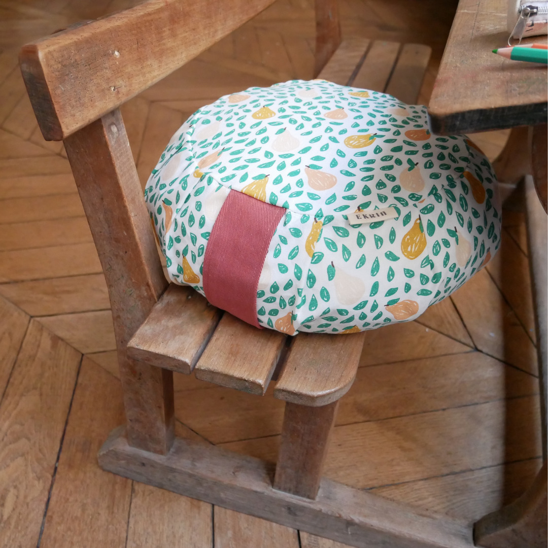 Mini zafu coussin de méditation enfant motif automnal avec poignée confectionné en France