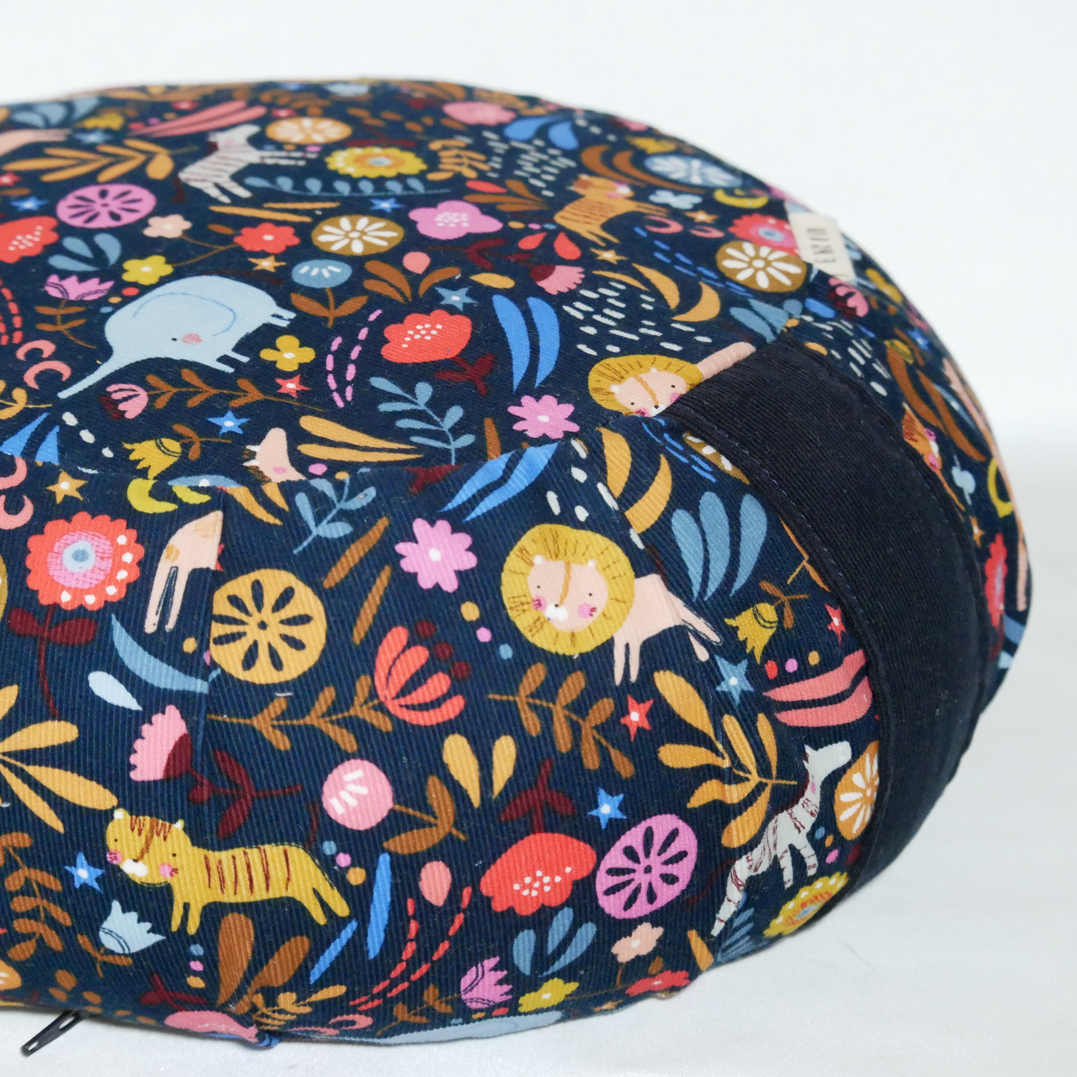 Mini zafu coussin de méditation enfant motifs safari avec poignée