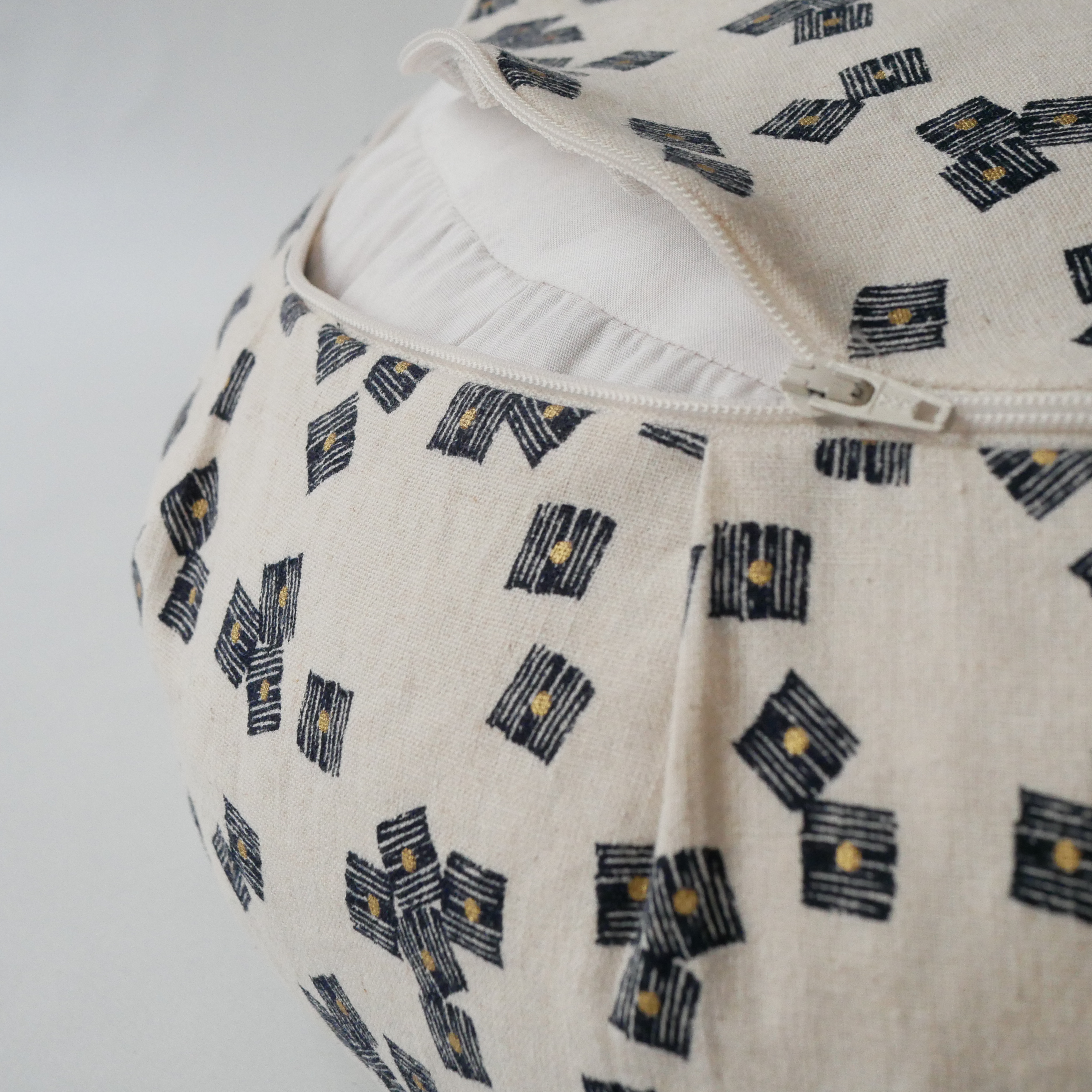 Coussin de méditation enfant entièrement déhoussable avec zip