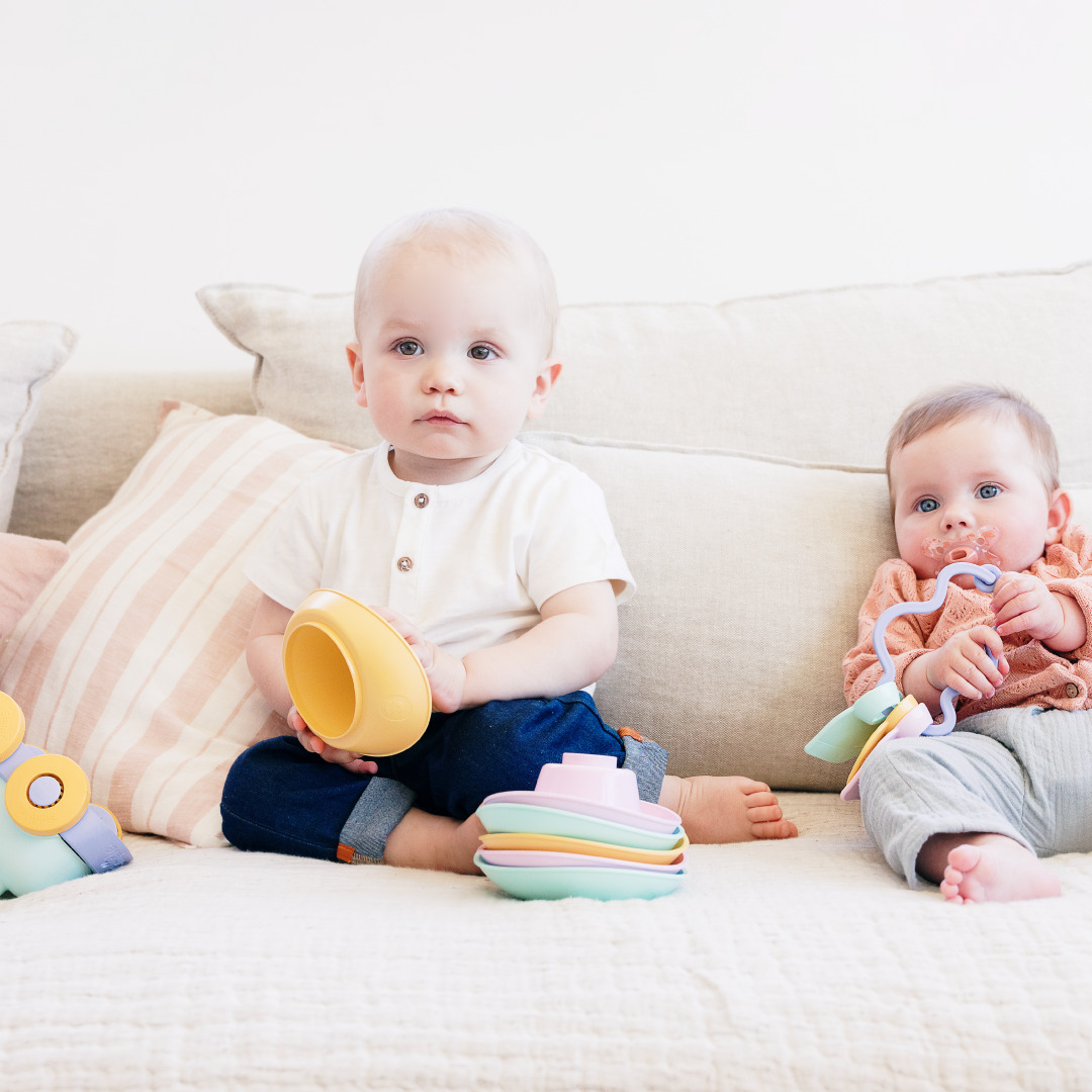 Le Jouet Simple - Coffret d'éveil - hochet bleu coupelles à empiler et train vert - Made in France 2