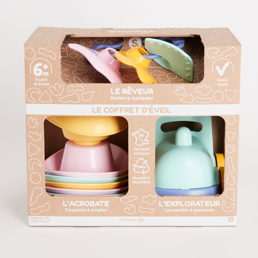 Le Jouet Simple - Coffret d'éveil - hochet bleu coupelles à empiler et train vert - Made in France 7