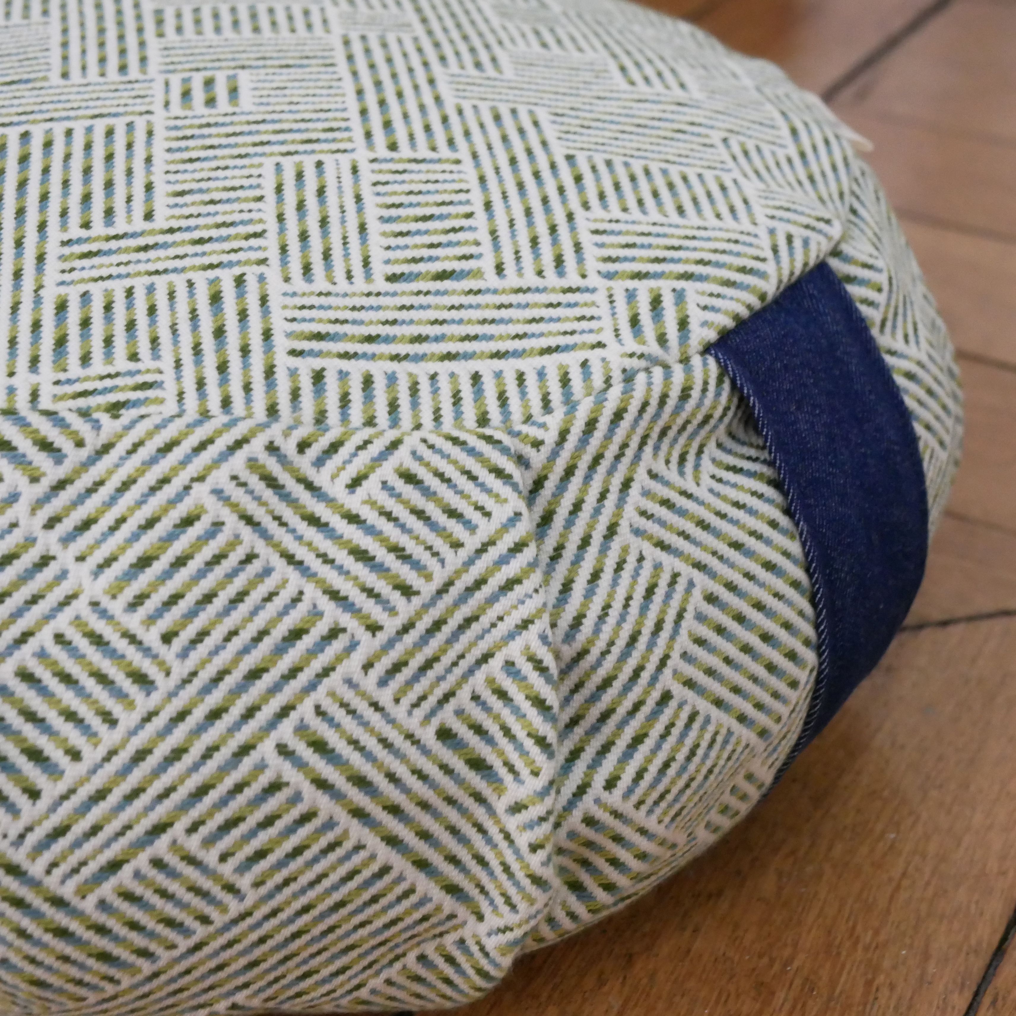 Zafu coussin de méditation boréal avec poignée denim