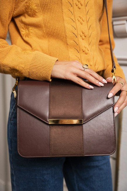 sac chocolat à bandoulière réglable et trois compartiments de rangement, en céréales