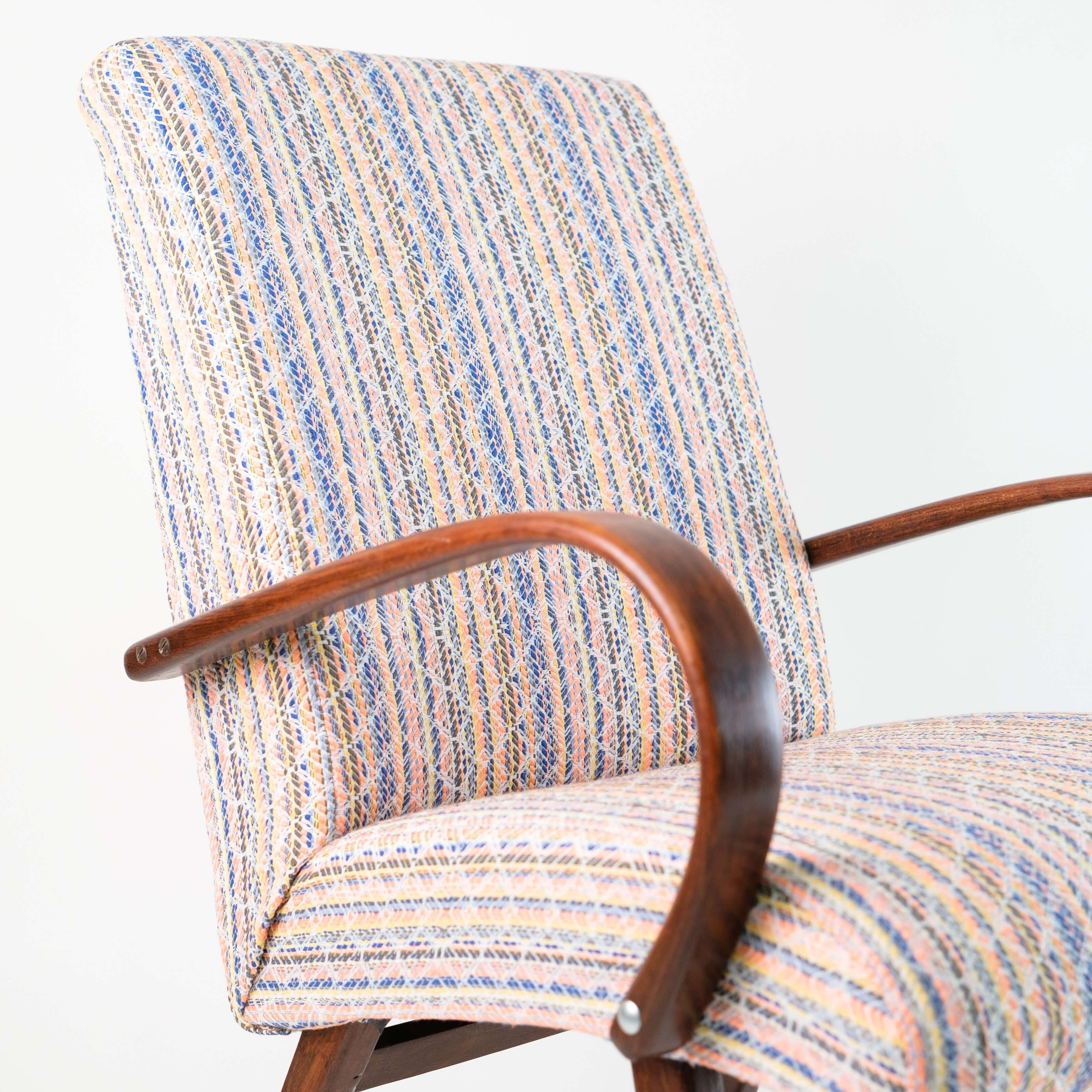 Fauteuil vintage restauré et retapissé - Pastel lights 3