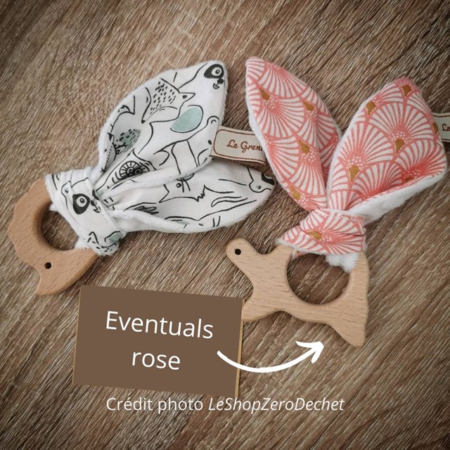 Anneau de dentition en bois fait main - motif éventail rose 2