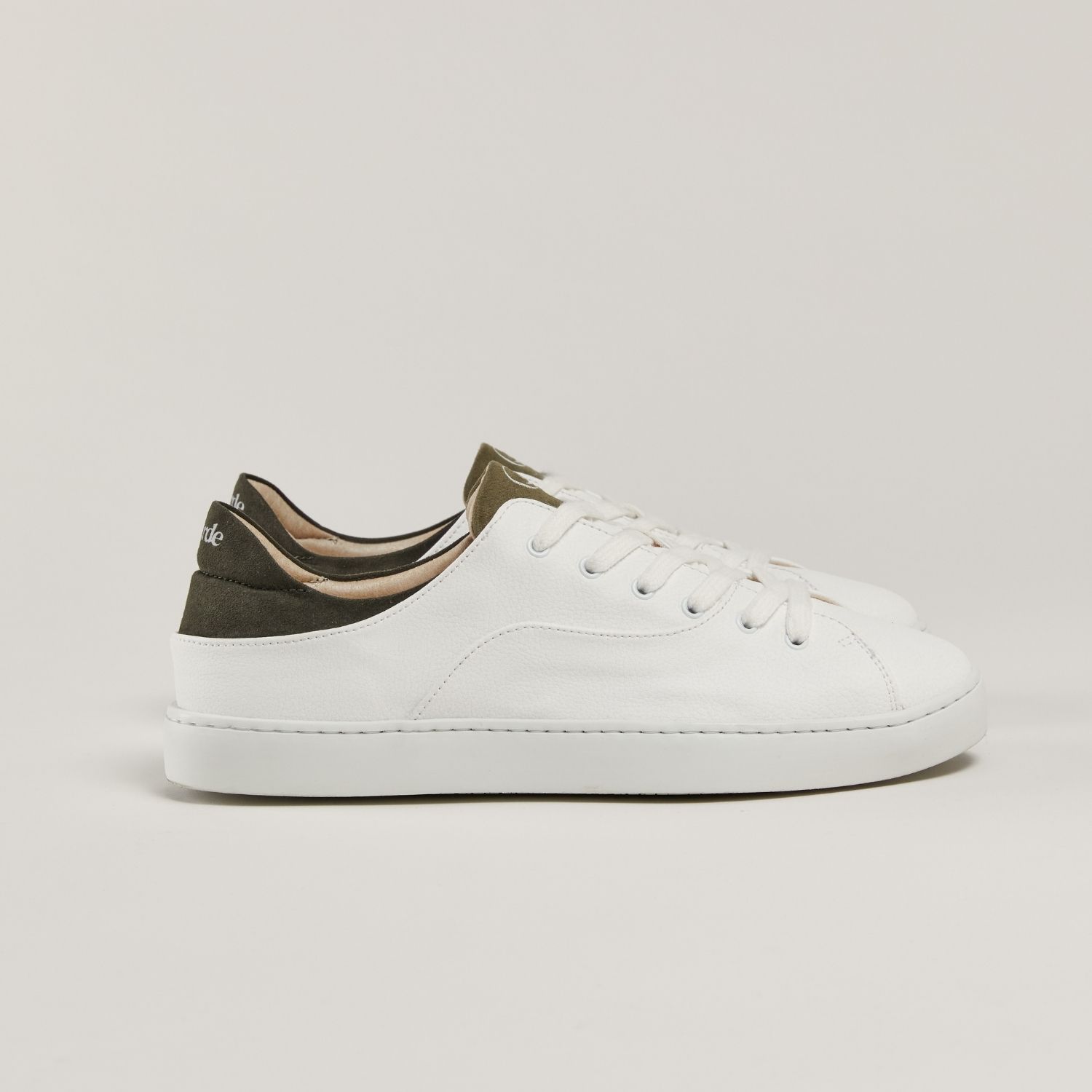 La basket After Surf en "cuir" de raisin, blanc kaki 3