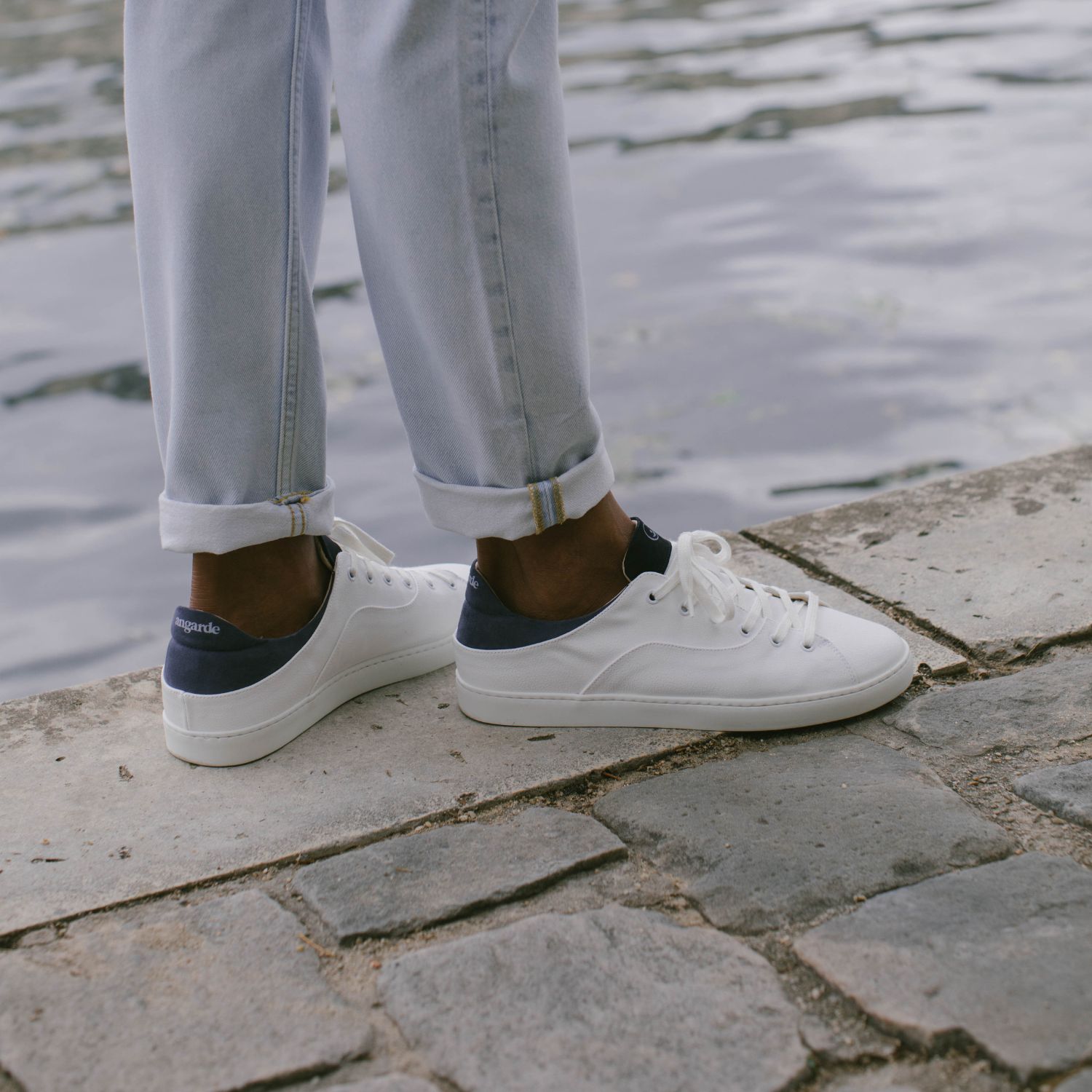 La basket After Surf en "cuir" de raisin, blanc jeans 5