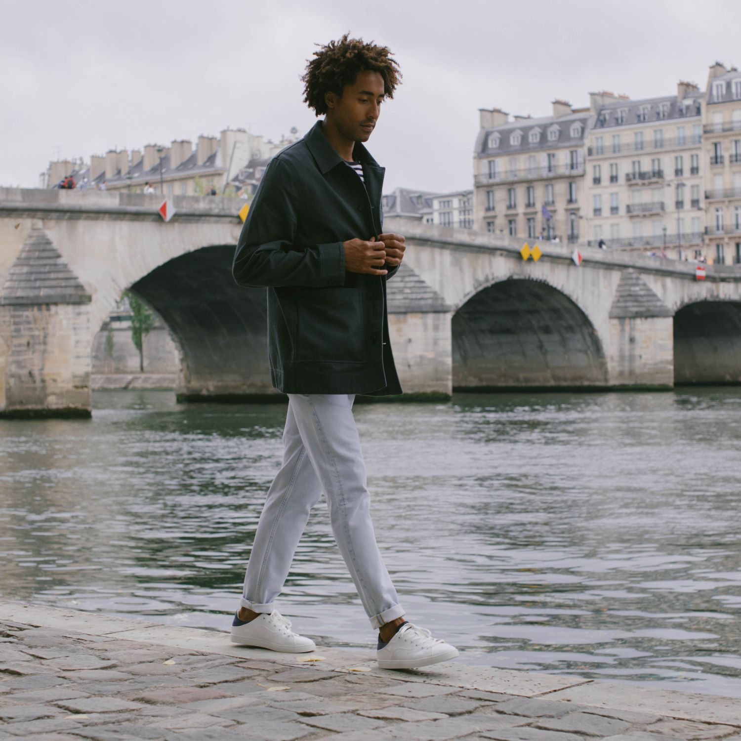 La basket After Surf en "cuir" de raisin, blanc jeans 6