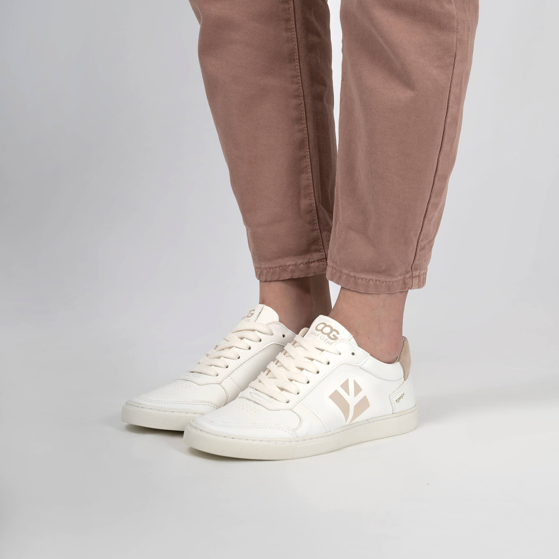 Sneaker vegan blanc et beige TOPSY de COG