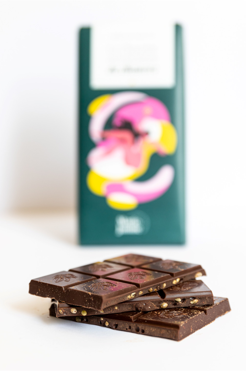 Chocolat noir aux graines de chanvre BIO 3