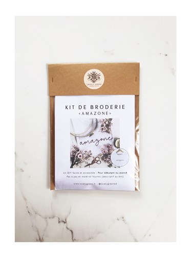 MIDI KIT DE BRODERIE - AMAZONE