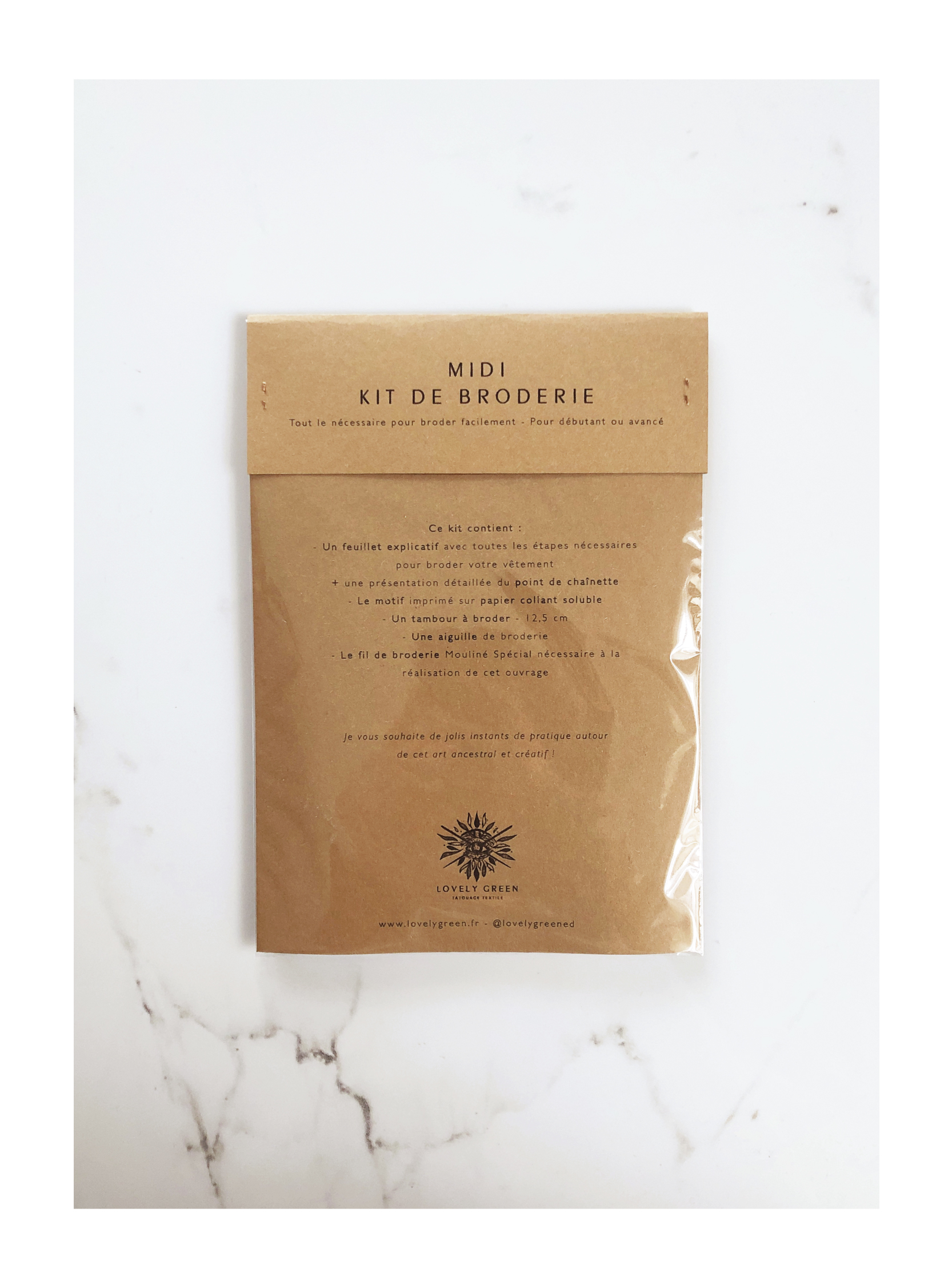 MIDI KIT DE BRODERIE - AMAZONE 3