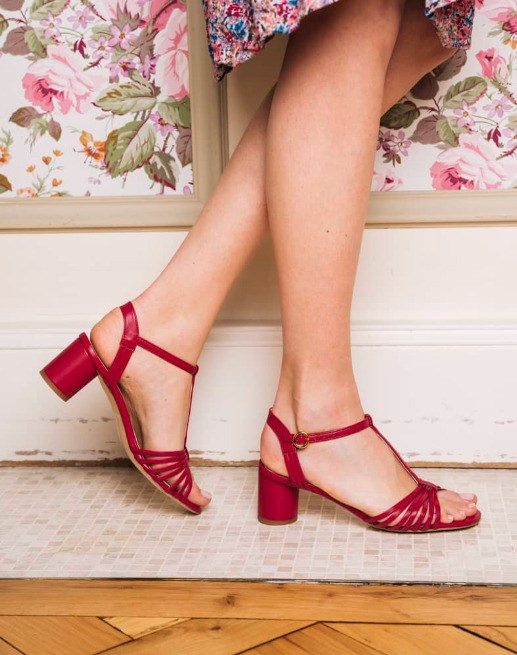 sandales ouvertes rose fuchsia avec un talon de 5.5 cm en matières végétales