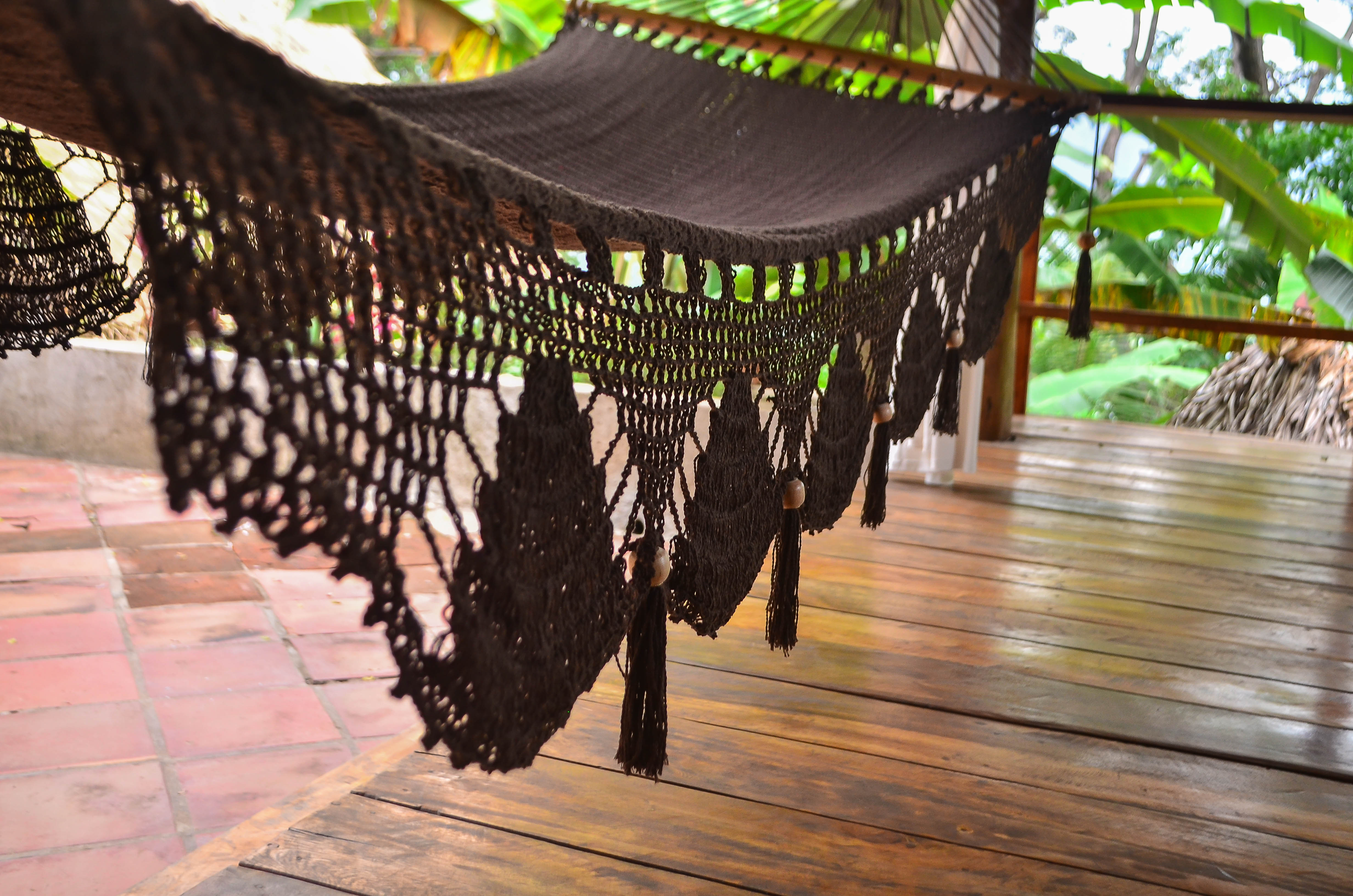 Hamac traditionnel marron en coton torsadé, poids max : 170kg