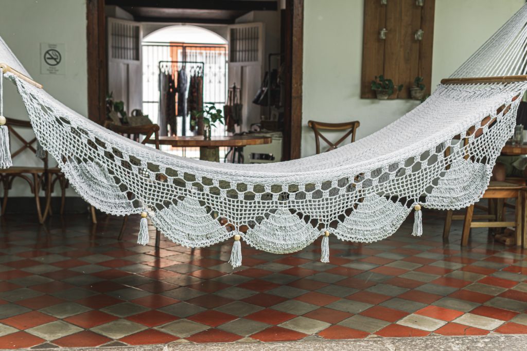 Hamac traditionnel gris en coton torsadé, poids max : 170kg