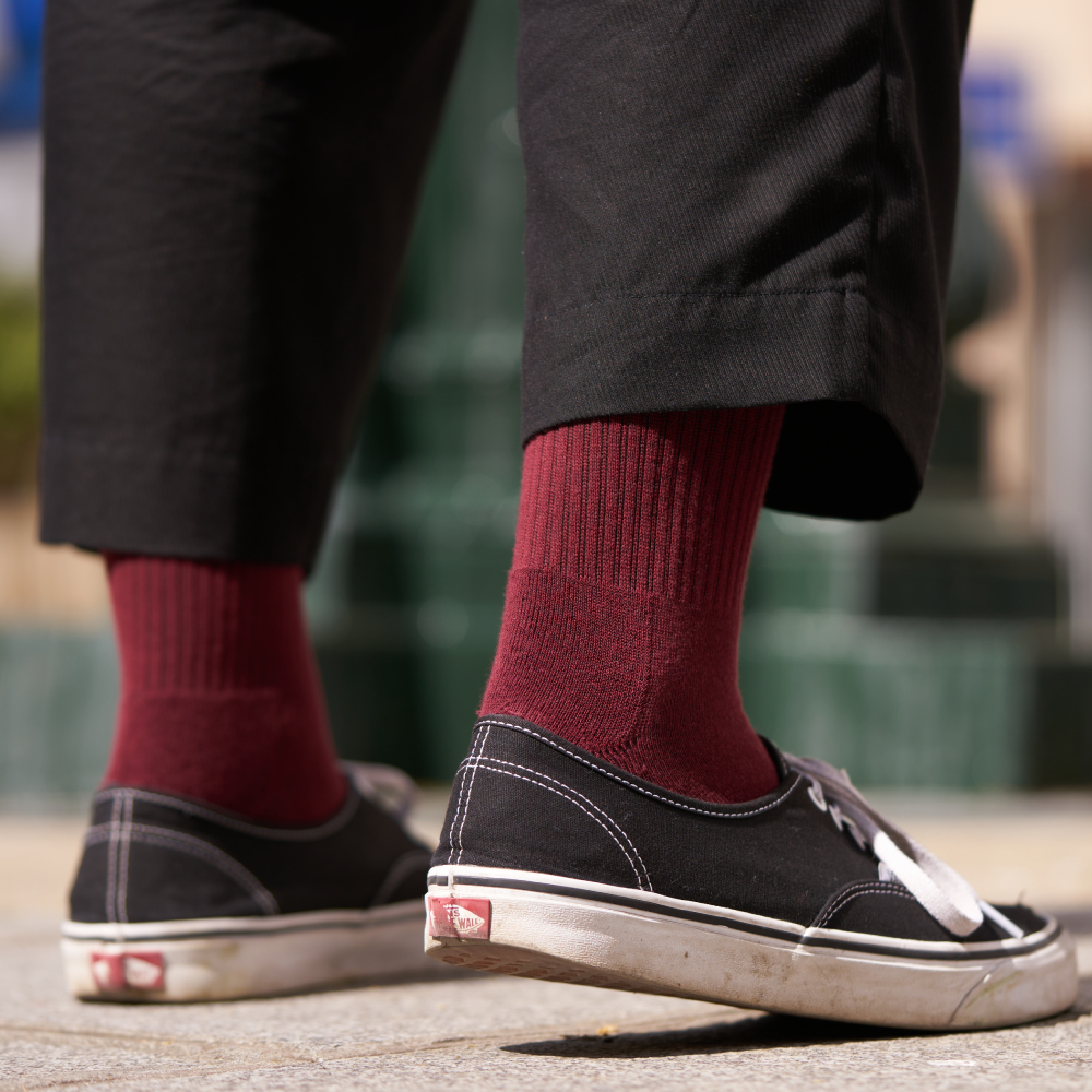 Chaussettes de tennis unies hautes en coton biologique pour hommes bordeaux