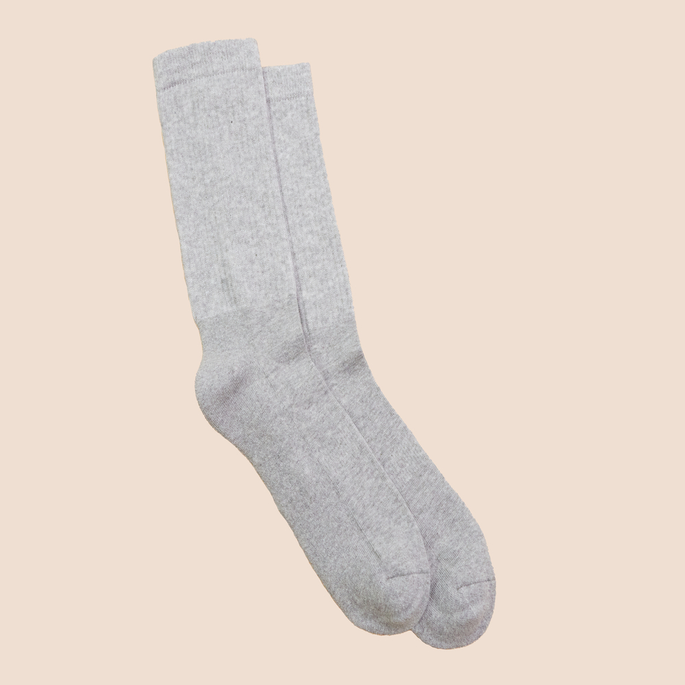 Chaussettes de tennis unies hautes en coton biologique pour hommes gris chiné clair