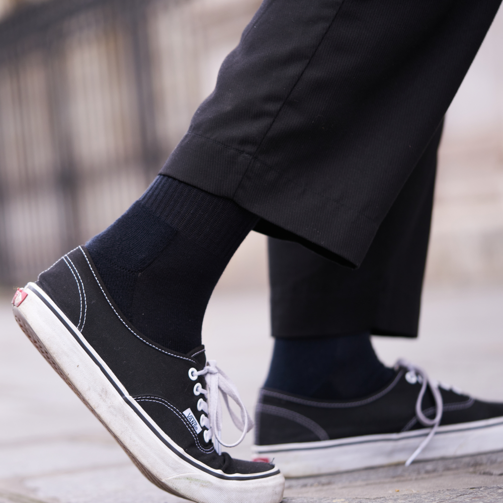 Chaussettes de tennis unies hautes en coton biologique pour hommes noir