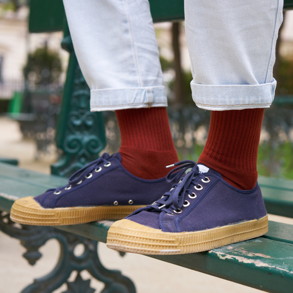 Chaussettes de tennis unies hautes en coton biologique pour hommes rouille